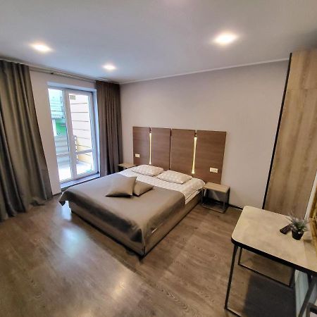 Like Home On Zaliznychna 3 Ivano-Frankivsk Eksteriør bilde
