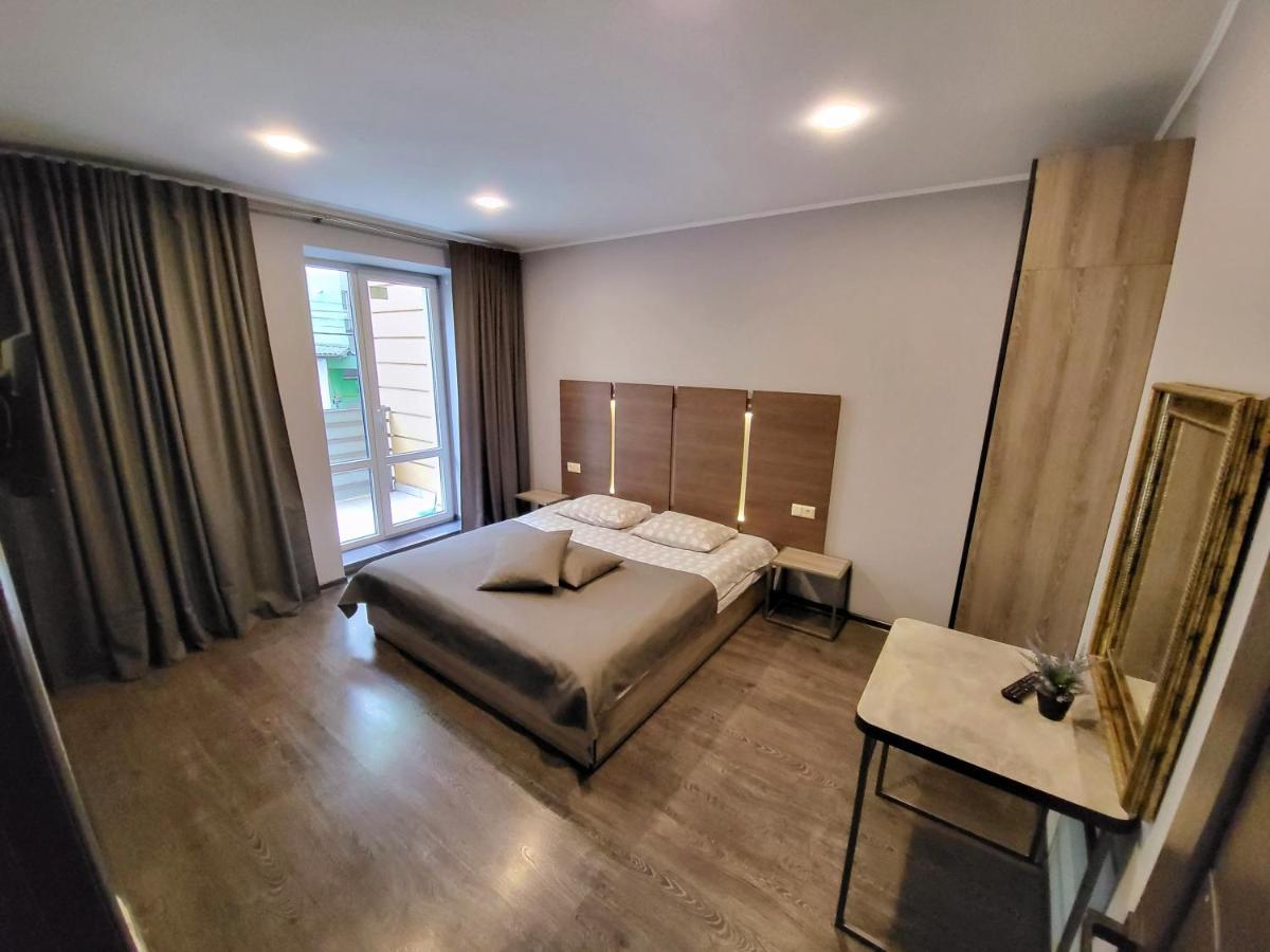 Like Home On Zaliznychna 3 Ivano-Frankivsk Eksteriør bilde